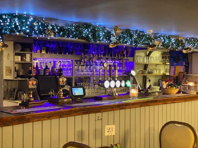 The Thelbridge Cross Inn Crediton Eksteriør billede