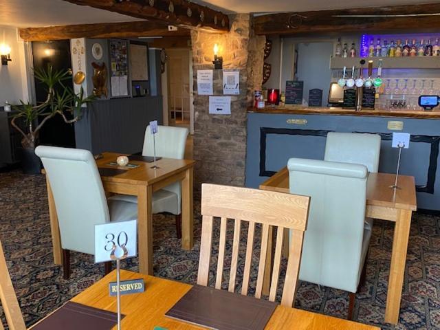 The Thelbridge Cross Inn Crediton Eksteriør billede