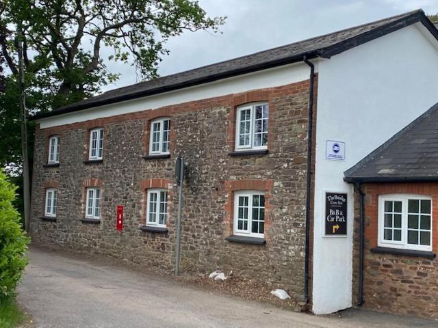 The Thelbridge Cross Inn Crediton Eksteriør billede